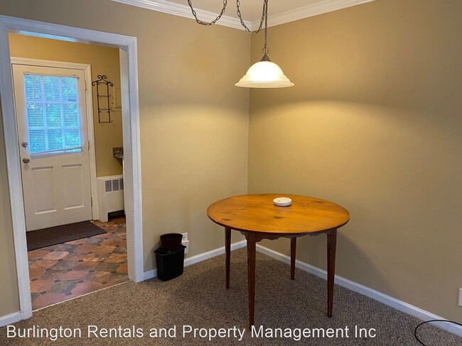 Building Photo - 2 br, 1 bath House - 1500 Brent Ct #9B
