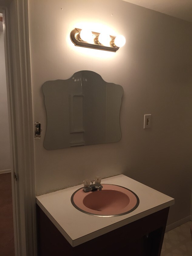 Foto principal - 15509 Lakeshore Blvd