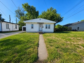 Building Photo - 2520 Cravens Ave