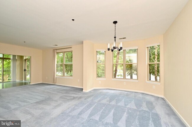 Building Photo - 11775 Stratford House Pl
