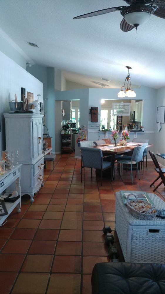 Foto del edificio - 1748 Harbor Oaks Dr