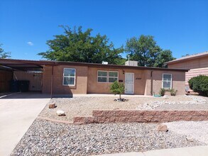 Building Photo - 10713 Fairbanks Rd NE