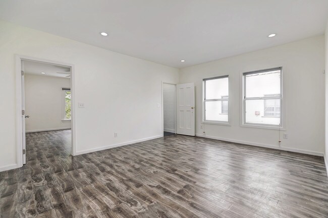 Sala de estar 2 - 5843 Ernest Ave