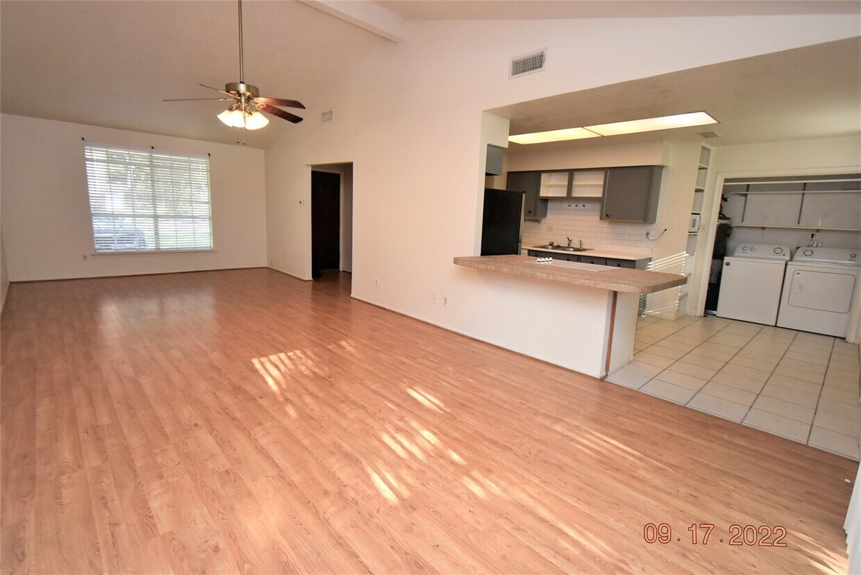 Foto del edificio - 1911 Westlake Rd