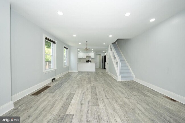 Building Photo - 208 Holland Ave