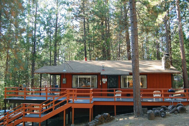 Foto del edificio - 8097 Chilnualna Falls Rd