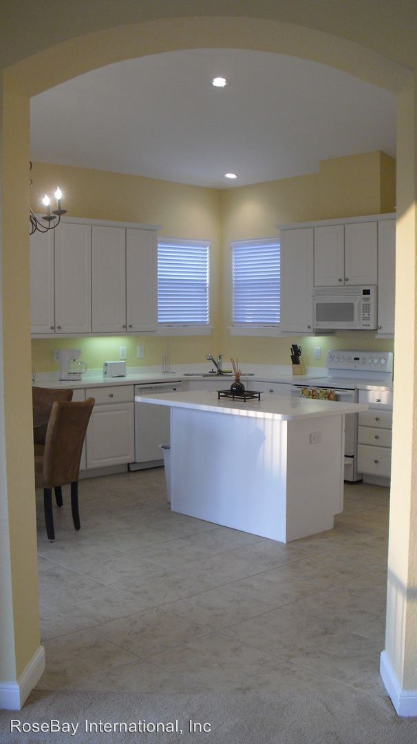 Building Photo - 5556 46th Ct W