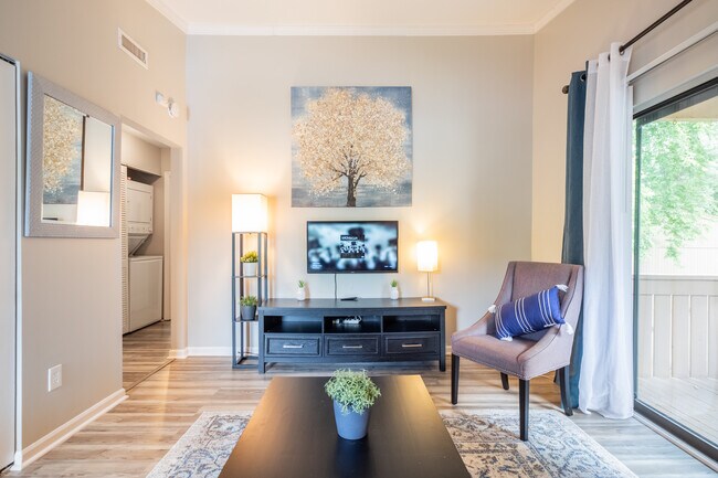 Foto del edificio - 1443 Riverview Rd