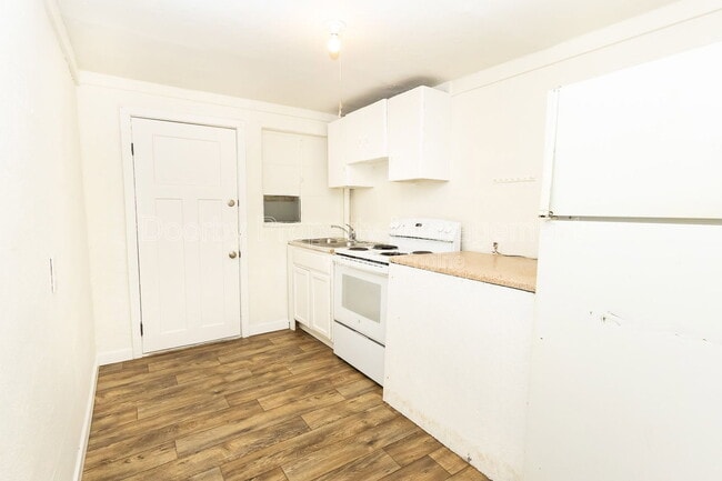 Photo - 417 N Hawthorne St Townhome