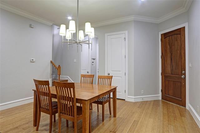 Building Photo - 6010 La Vista Dr