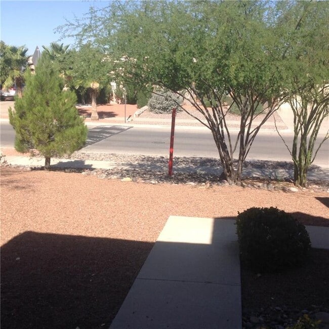 Building Photo - 7532 Le Conte Dr