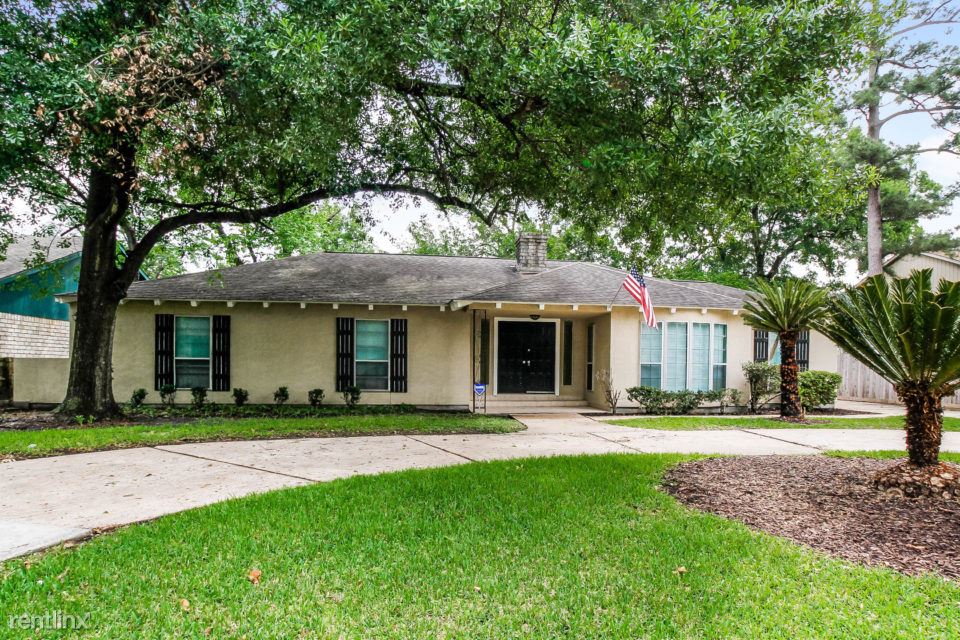 Foto principal - 7434 Antoine Dr