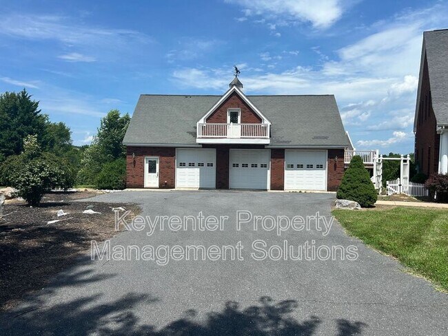 Foto del edificio - 33 Hodge Farm Ln