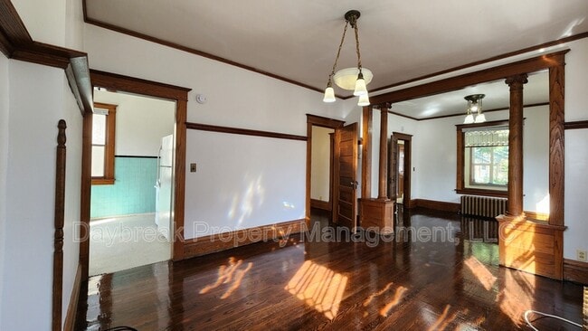 Building Photo - 1312 3rd Ave N