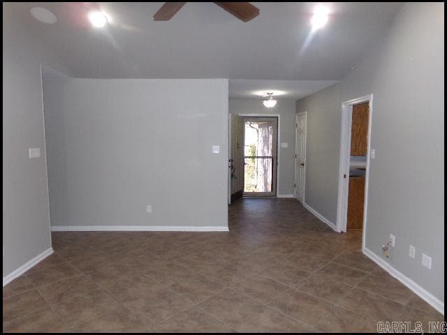 Building Photo - 2710 Millbrook Dr