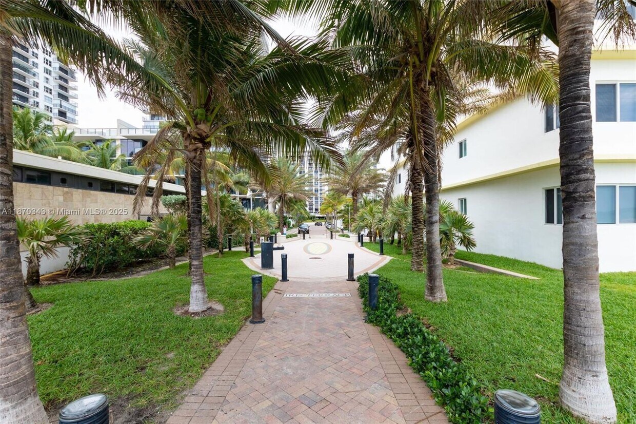 Foto principal - 2101 S Surf Rd