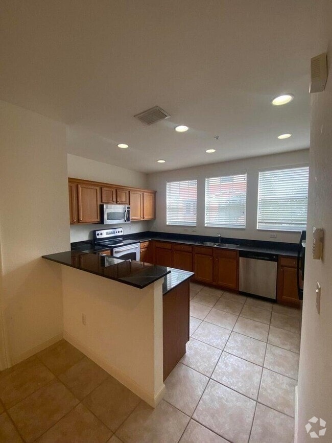 Building Photo - 410 Amador Ln