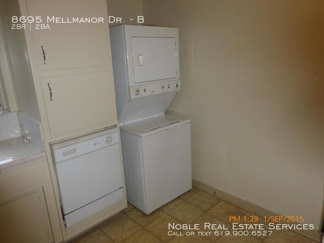 Building Photo - 8695 Mellmanor Dr