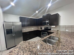 Building Photo - 2534 Live Oak Pass