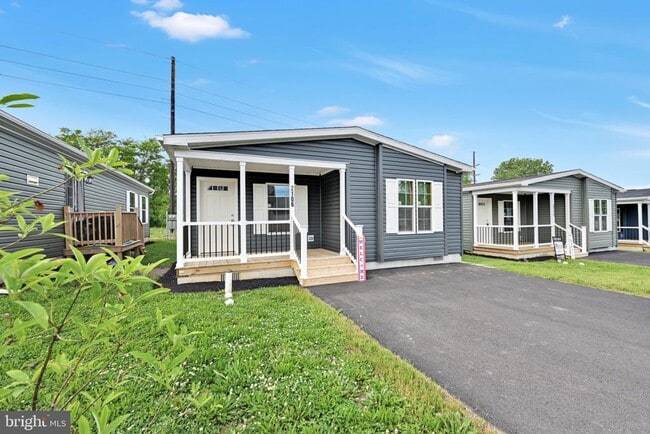 Building Photo - 2106 Scull St