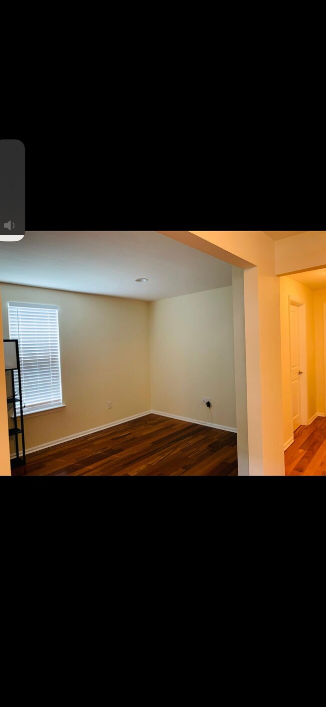 Entrance room. Gym / office / playroom - 210 Foxtail Way