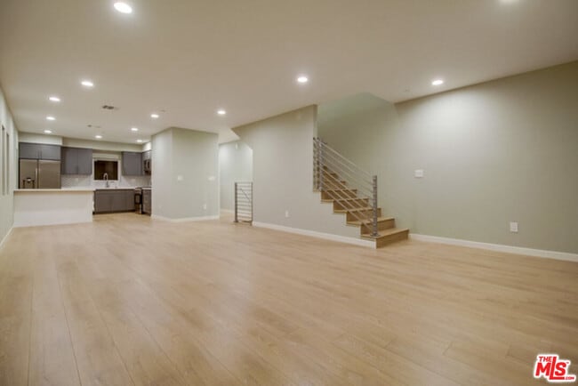 Building Photo - 6119 Fountain Ave
