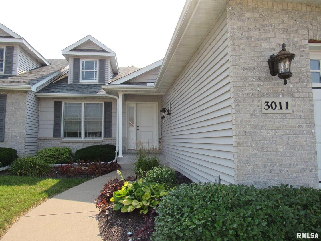 Foto principal - 3011 Belmont Pl