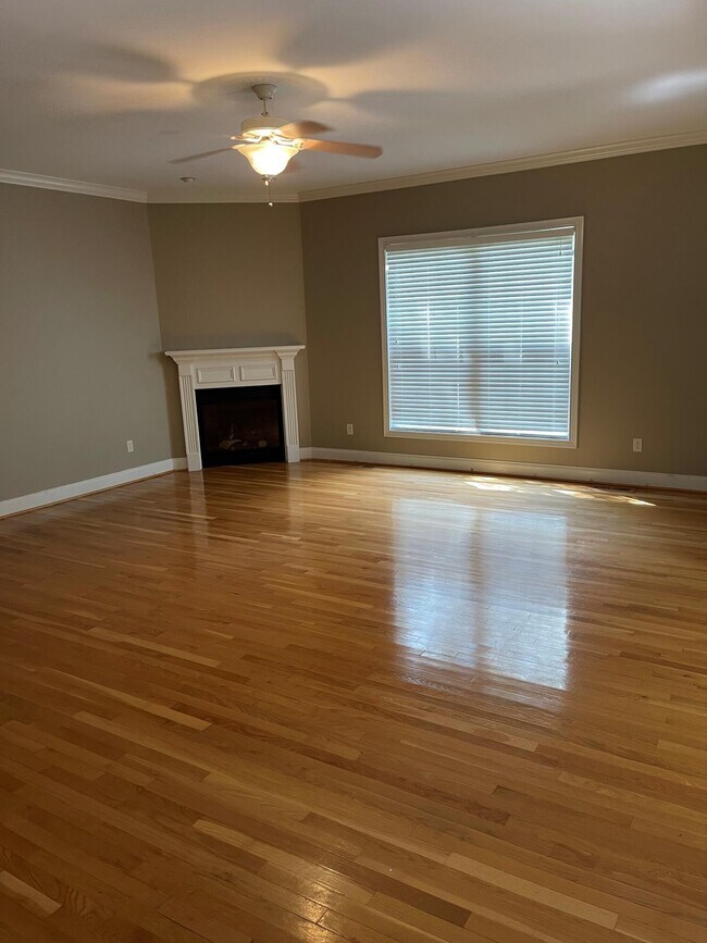 Foto del edificio - 3312 Spangler Dr