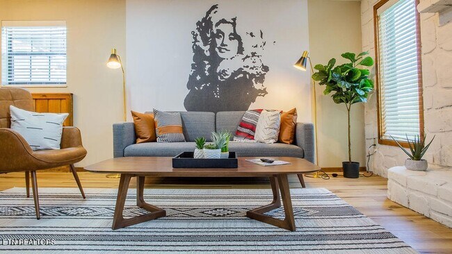 Foto del edificio - 3933 Dollys Dr