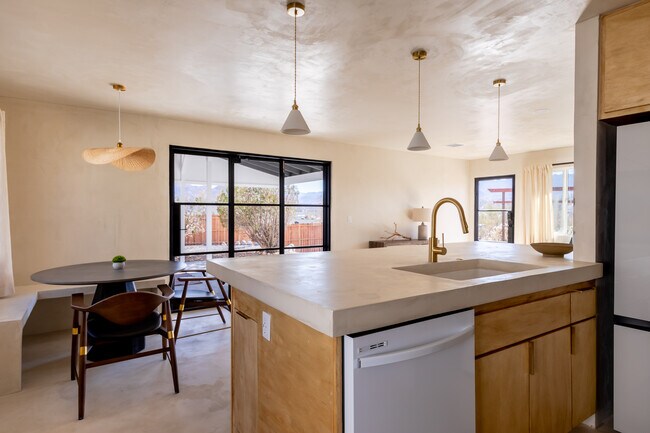 Foto del edificio - 61790 Morningside Rd