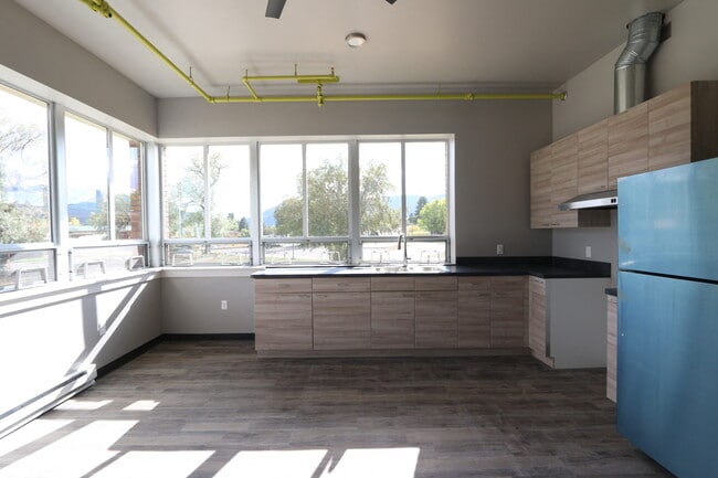 Bluebunch Flats Kitchen - Bluebunch Flats