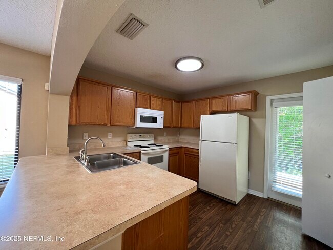 Foto del edificio - 714 Ginger Mill Dr