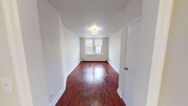 Foto del edificio - 7 Laidlaw Ave