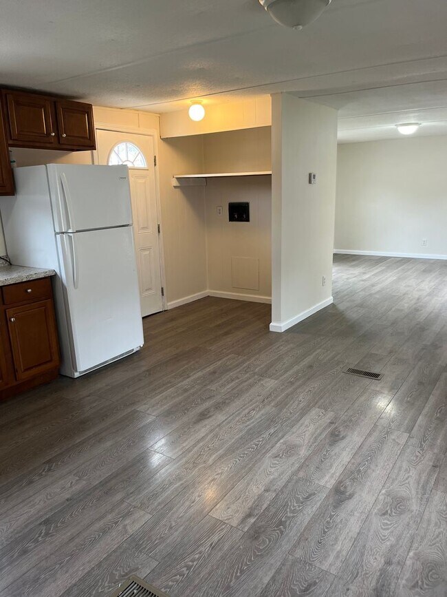 Foto del edificio - Comfortable, Open, & Central Location