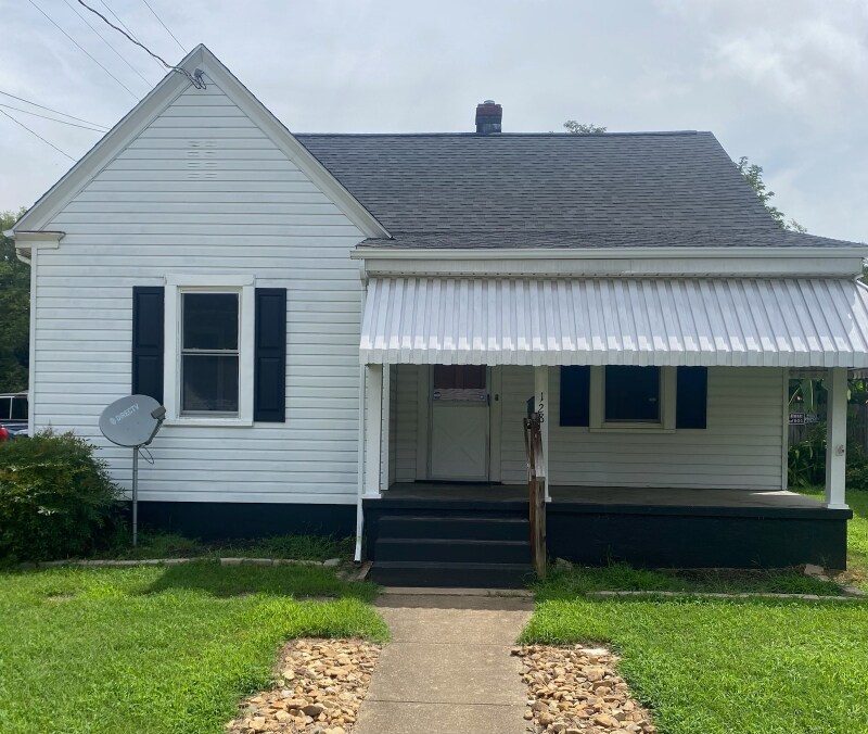 Foto principal - 128 Northwest Blvd