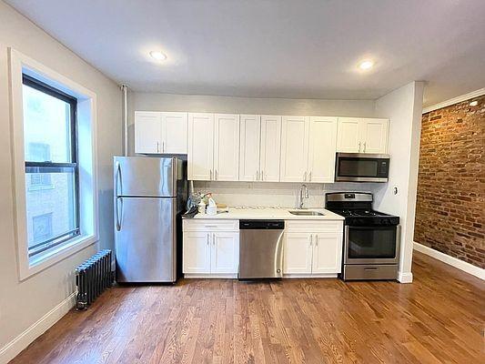 Primary Photo - 3 bedroom in New York NY 10034