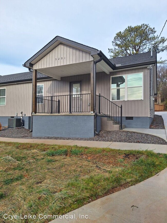 Building Photo - 4 br, 2 bath House - 5201 Lonas Drive