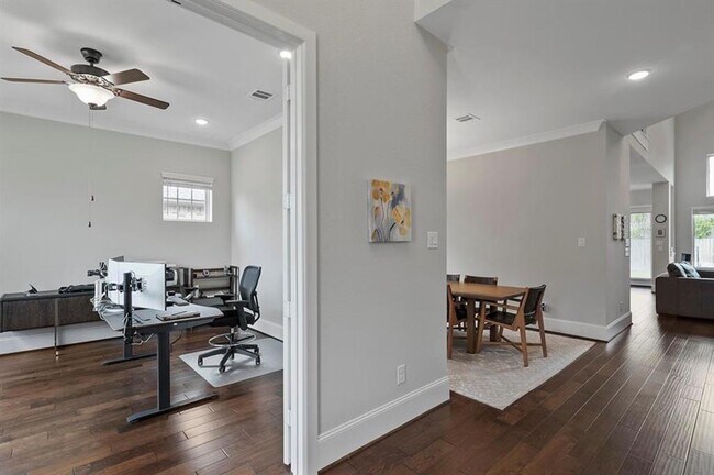 Foto del edificio - 4413 Egremont Pl