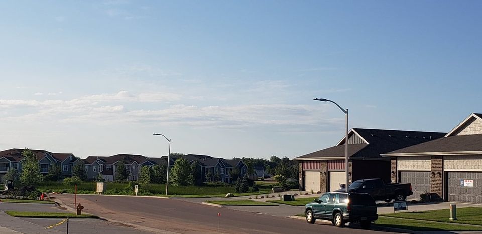 Building Photo - 9520 W Broek Dr