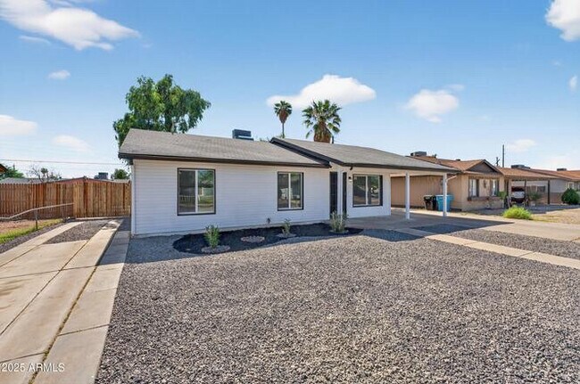 Foto del edificio - 5039 W Vernon Ave