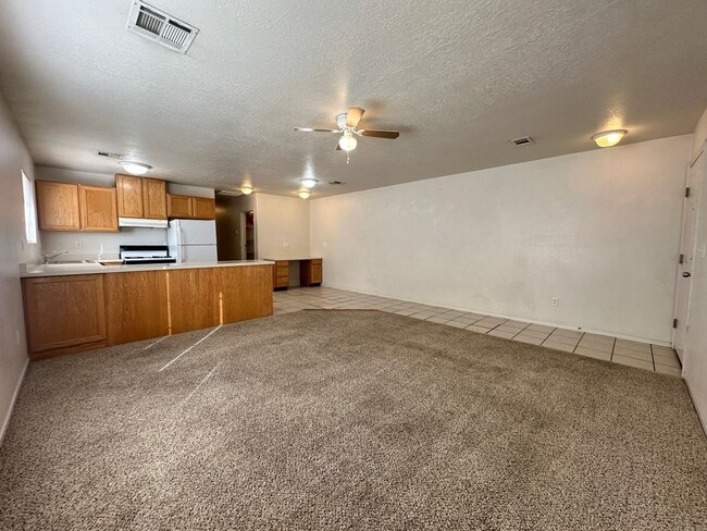 Foto del edificio - 2 bedroom, 2 bath apartment
