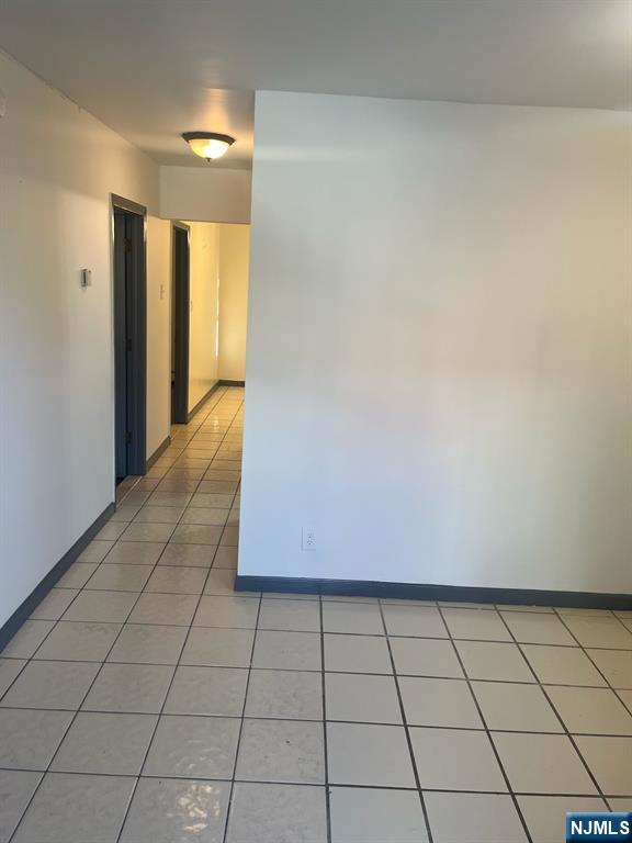 Building Photo - 1211 Hillside Pl