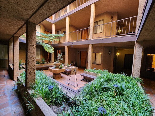 Building Photo - 14572 Dickens St