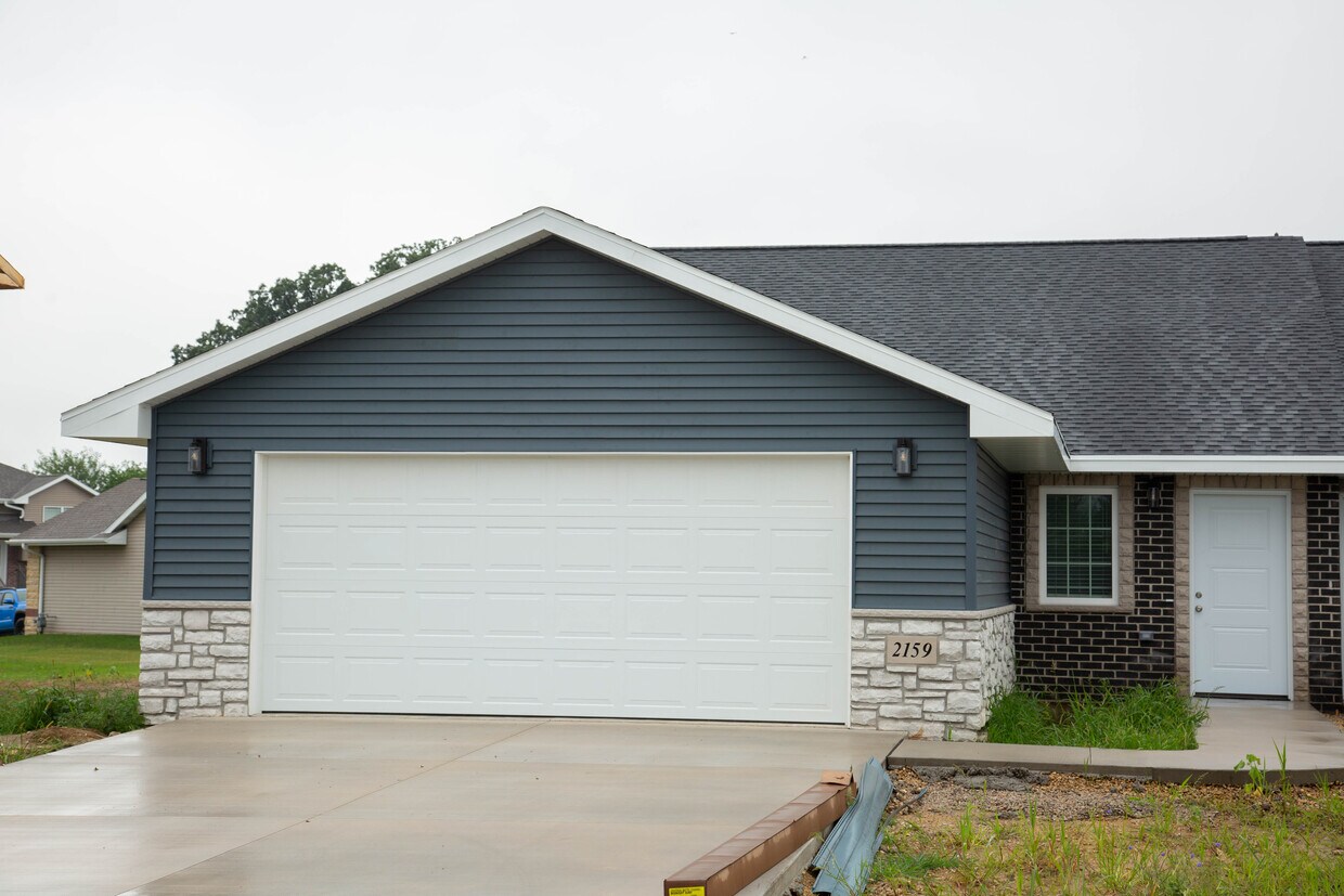 Foto principal - 2159 Cheyenne Way