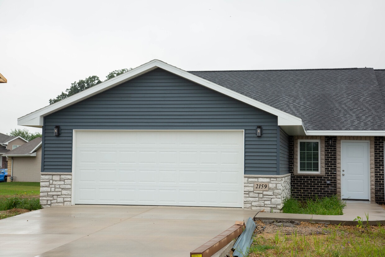 Primary Photo - 2159 Cheyenne Way