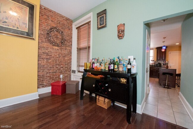 Foto del edificio - 4 br, 3.5 bath Townhome - 15 2nd Ave