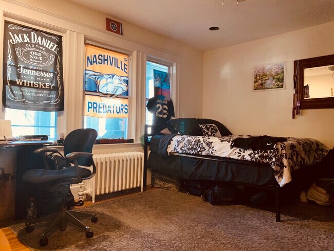 Building Photo - 10 Romsey St