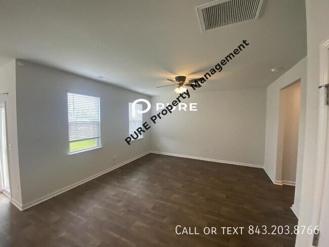 Foto del edificio - Beautiful 4 bed home in McKewn