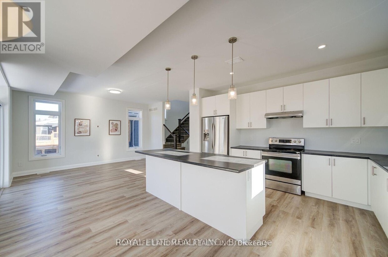 Building Photo - 13 Lillys Ct