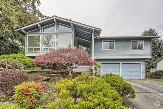 Building Photo - 17308 NE 13th Pl